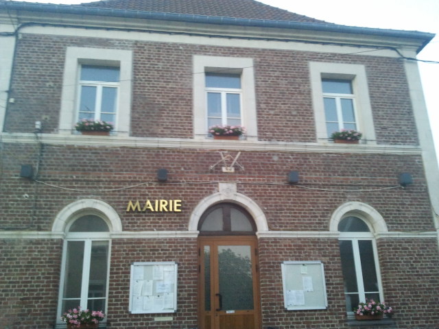 Fichier:20130707222818!Mairie de Maresches.jpg