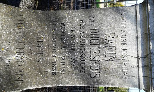 Fichier:525px-Saint-Saulve-Monument Duchesnois-2.jpg