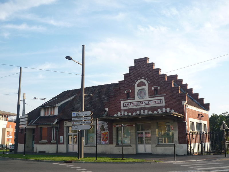 Fichier:800px-Valenciennes-Gare de Valenciennes Faubourg de Paris.jpg