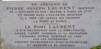 Fichier:350px-Bouchain-Stele Laurent.jpg