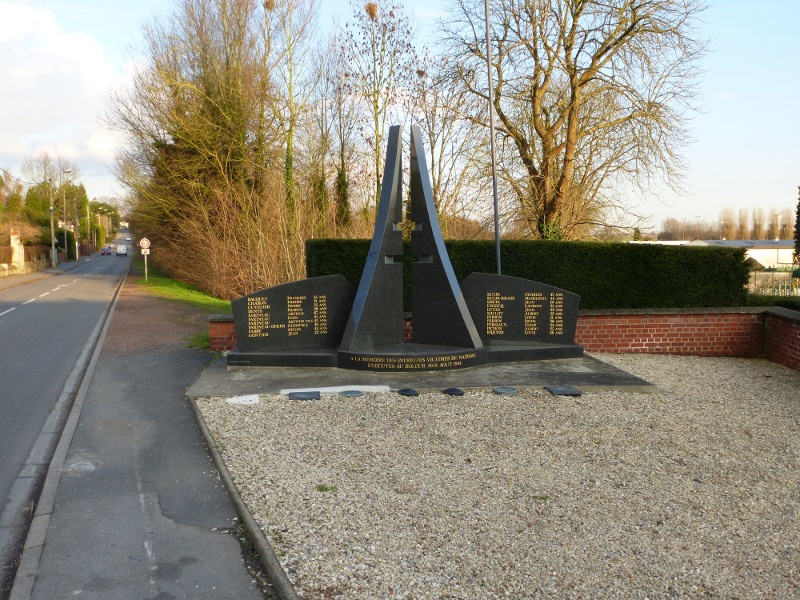 Fichier:20170124211045!09 Arret Monuments des Fusilles-Marly.jpg