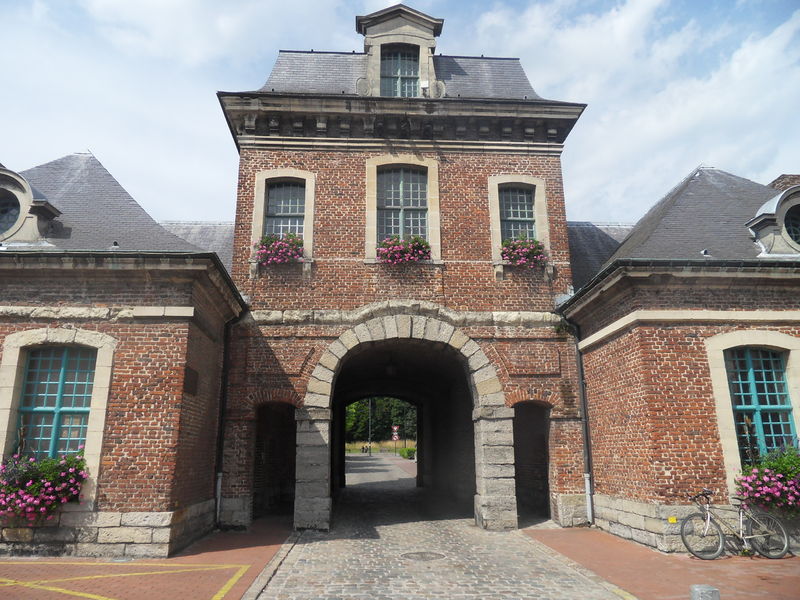 Fichier:800px-Porte vautourneux.jpg