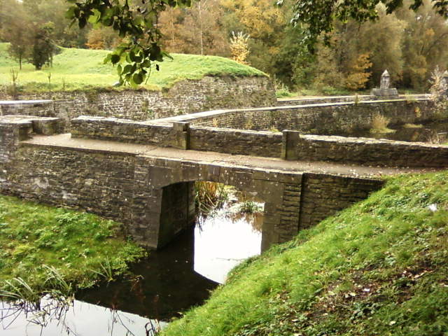 Fichier:Condé sur Escaut - Canal du jard rue Molère(1).jpg