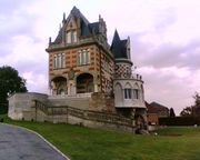 Fichier:180px-Famars-2010 Chateau Harpignies.jpg