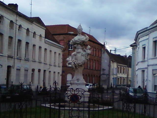 Fichier:20150815084208!StatueLaClairon.jpg