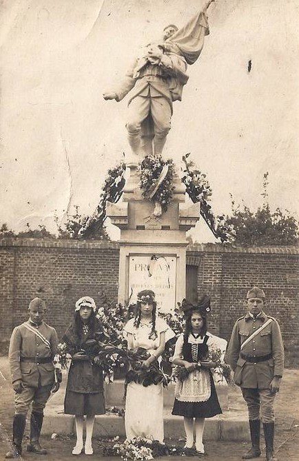 Monument aux Morts de Prouvy.jpg
