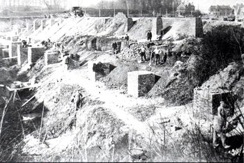 Fichier:350px-Conde-CELCOSA Fondations.jpg