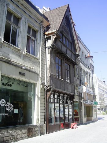 Fichier:350px-Maison Scaldienne Rue de Famars.jpg