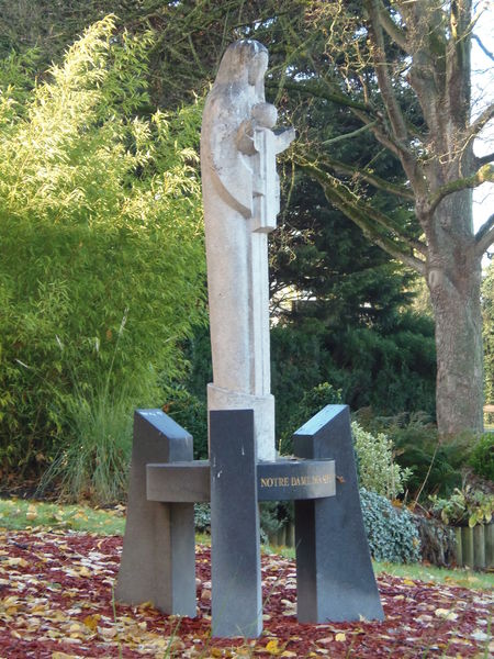 Fichier:450px-Valenciennes-Notre-Dame des 7 douleurs.jpg