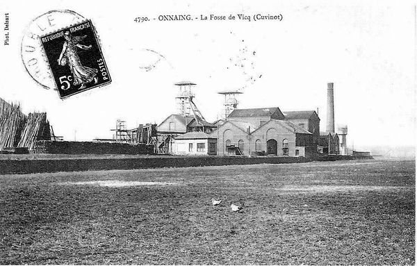 Fichier:600px-Fosse Cuvinot à Onnaing vers 1900.jpg