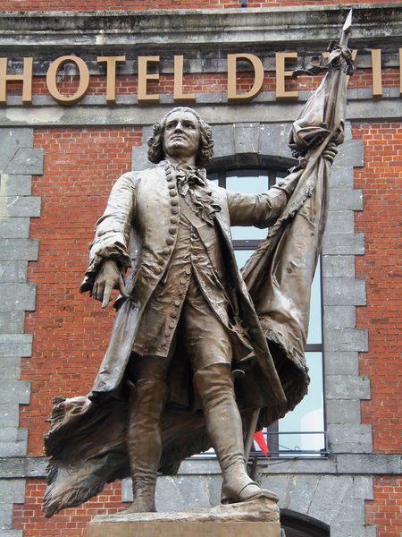 Fichier:450px-Landrecies-Statue Dupleix.jpg