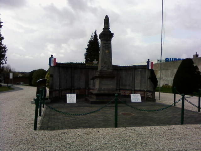 Fichier:Monument aux Morts Bruay sur l'Escaut.jpg