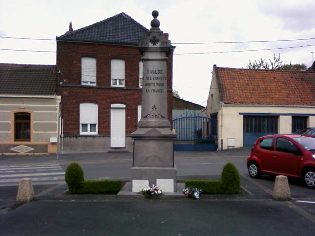 Fichier:Monument aux Motrs Maulde.jpg