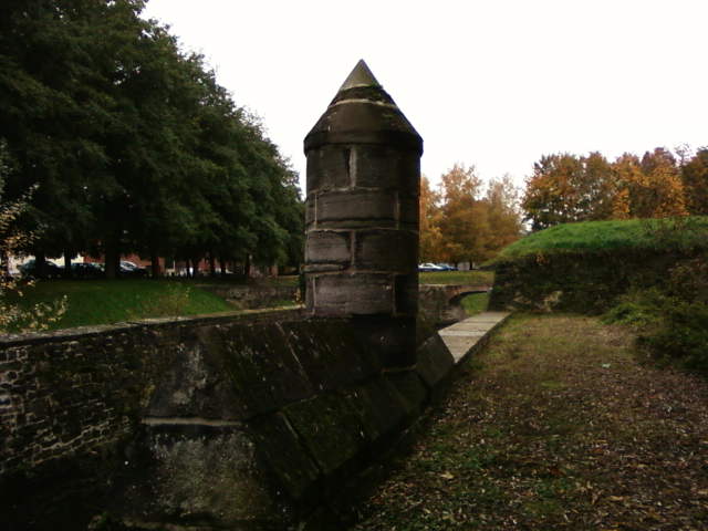 Fichier:20170124211038!Condé sur Escaut - Canal du Jard rue Molère(6).jpg