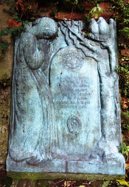 Fichier:413px-Valenciennes-Dodenne Stelle.jpg