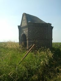 Fichier:200px-Oratoire-Maresches-Chemin de Préseau.jpg