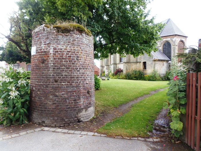 Fichier:700px-Mastaing-Eglise Saint-Martin-Tour.jpg