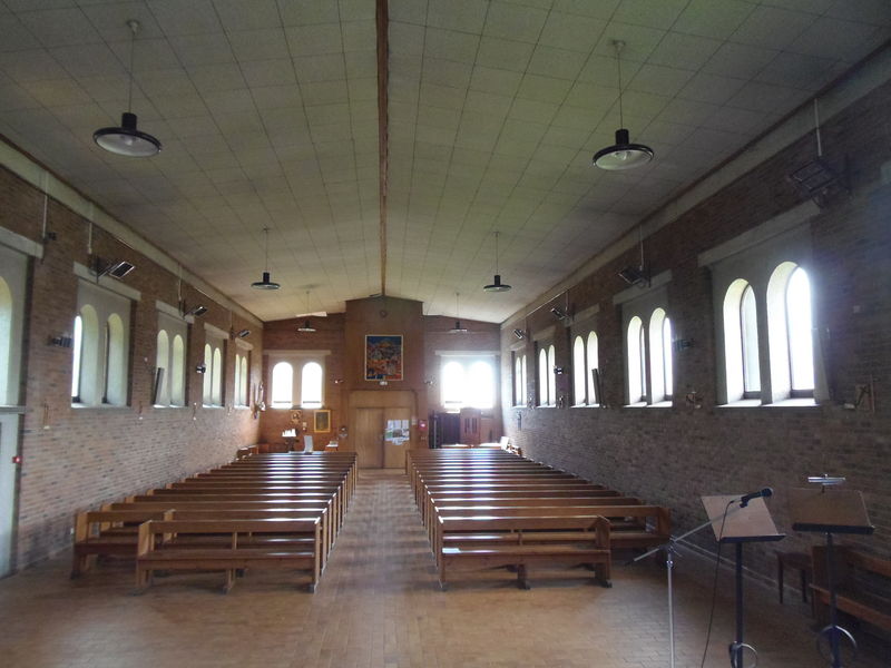 Fichier:800px-Raismes-Eglise Sainte-Cecile-interieur.jpg