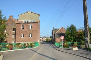 Fichier:300px-Le moulin de Monchaux sur Écaillon.jpg