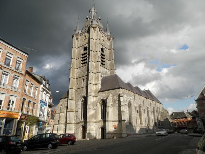 Fichier:700px-Avesnes-Collegiale Saint-Nicolas.jpg