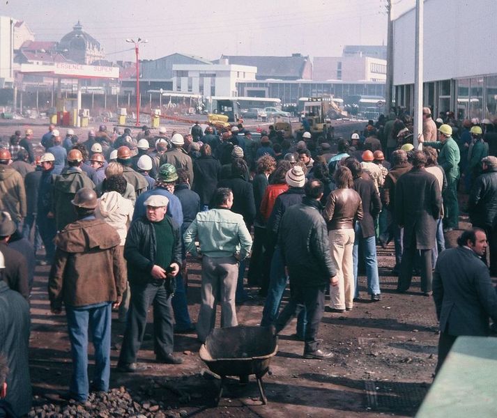 Fichier:Denain-USINOR-fermeture.jpg