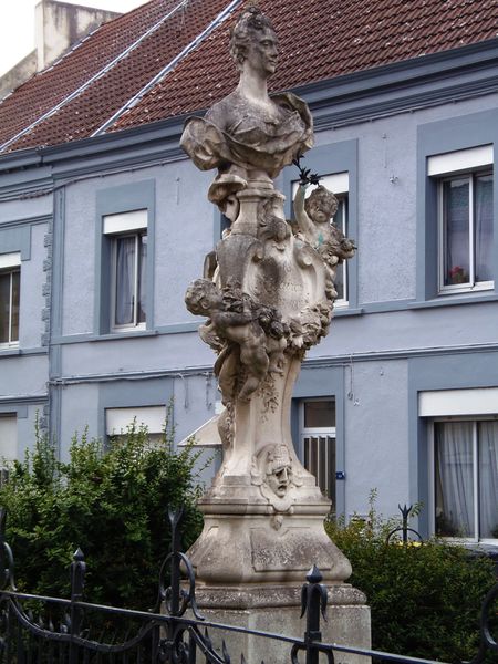 Fichier:20170124211041!StatueLaClairon.jpg