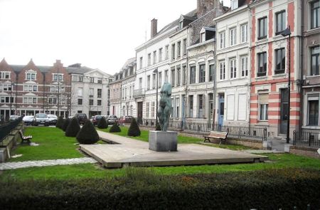 Valenciennes-Place du Neuf Bourg.jpg
