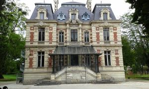 Valenciennes-Ch Dampierre 02.jpg