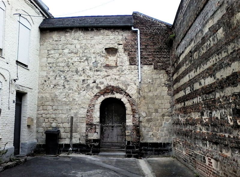 Fichier:Valenciennes-Cour de la Chaussee.jpg