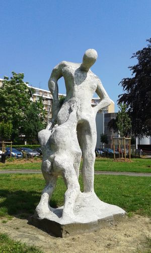 Valenciennes-Mere et enfant.jpg