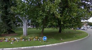 Place Canada-Arbre oublie.jpg