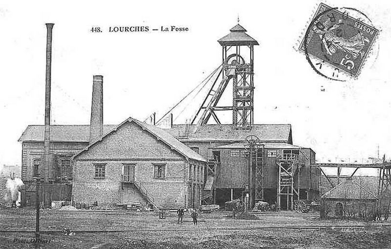 Fichier:Lourches-Fosse Naville.jpg