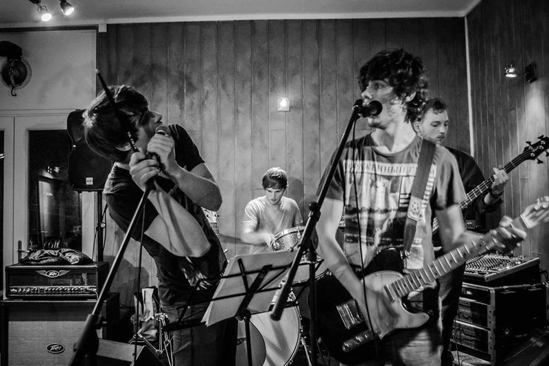 Fichier:Paranoid Waves.jpg