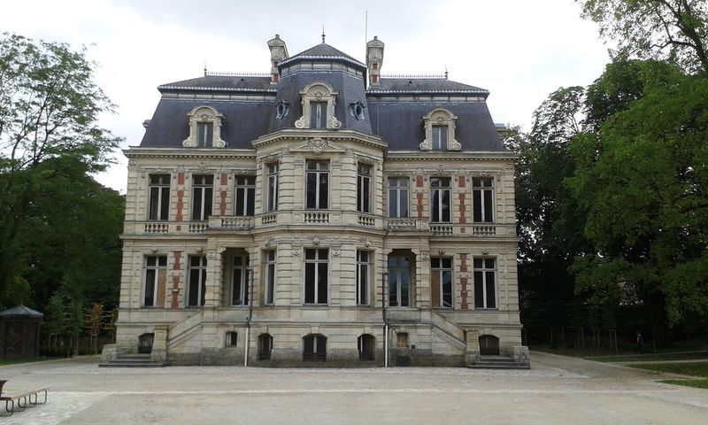 Fichier:Valenciennes-Ch Dampierre 01.jpg