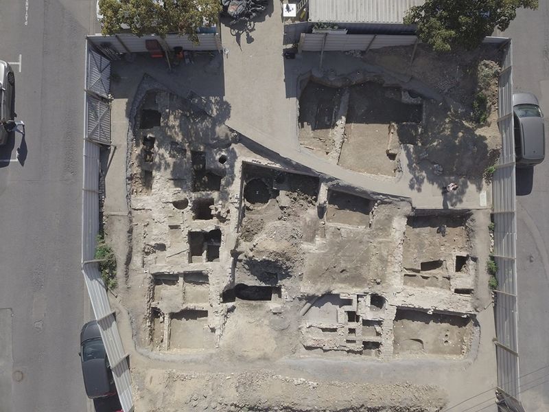 Fichier:Valenciennes-Place Barre-Fouilles.jpg