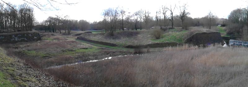 Fichier:20170124211044!Conde-sur-Escaut-demi lune du Jard.jpg