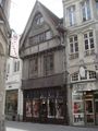 Valenciennes-Rue de Famars 12.jpg