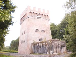 TourSarteauDerrière.JPG