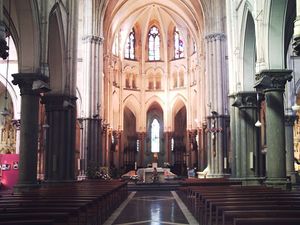 Fresnes-Saint-Martin interieur.jpg