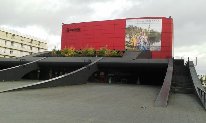 Fichier:Valenciennes-Le Phenix.jpg