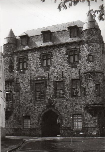 Fichier:Conde-Chateau de Bailleul.jpg