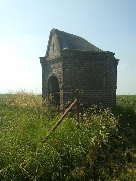 Fichier:20130707190544!Oratoire-Maresches-Chemin de Préseau.jpg