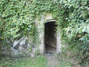 Condé sur Escaut- abri d origine redoute de Macou .JPG