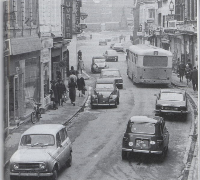 Fichier:Valenciennes-Rue de Lille-70.png