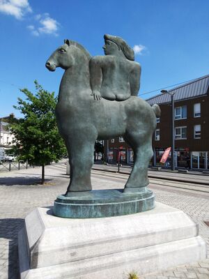 Anzin-Statue Epona-fb.jpg
