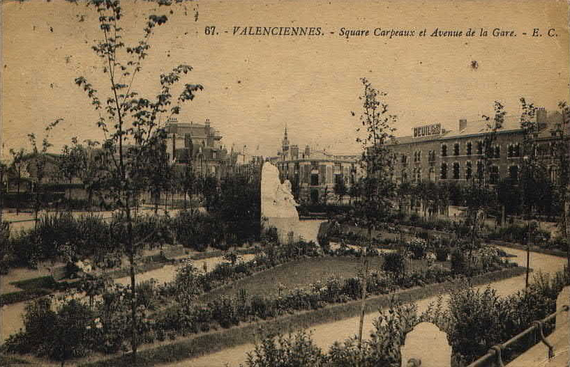 Fichier:20170124211056!Valenciennes-SquareCarpeauxAvenuedelagare.png