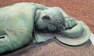 Valenciennes-Gisant Abbe Delbecque-2.jpg