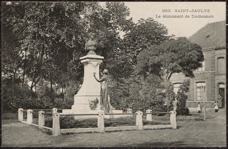 Fichier:20160420174623!Saint-Saulve-Monument Duchesnois.jpg