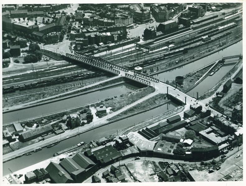Fichier:Valenciennes-aerien-Folien.jpg
