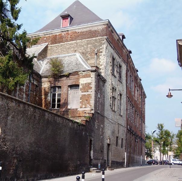 Fichier:Valenciennes-Mont-de-Piete-autre vue.jpg